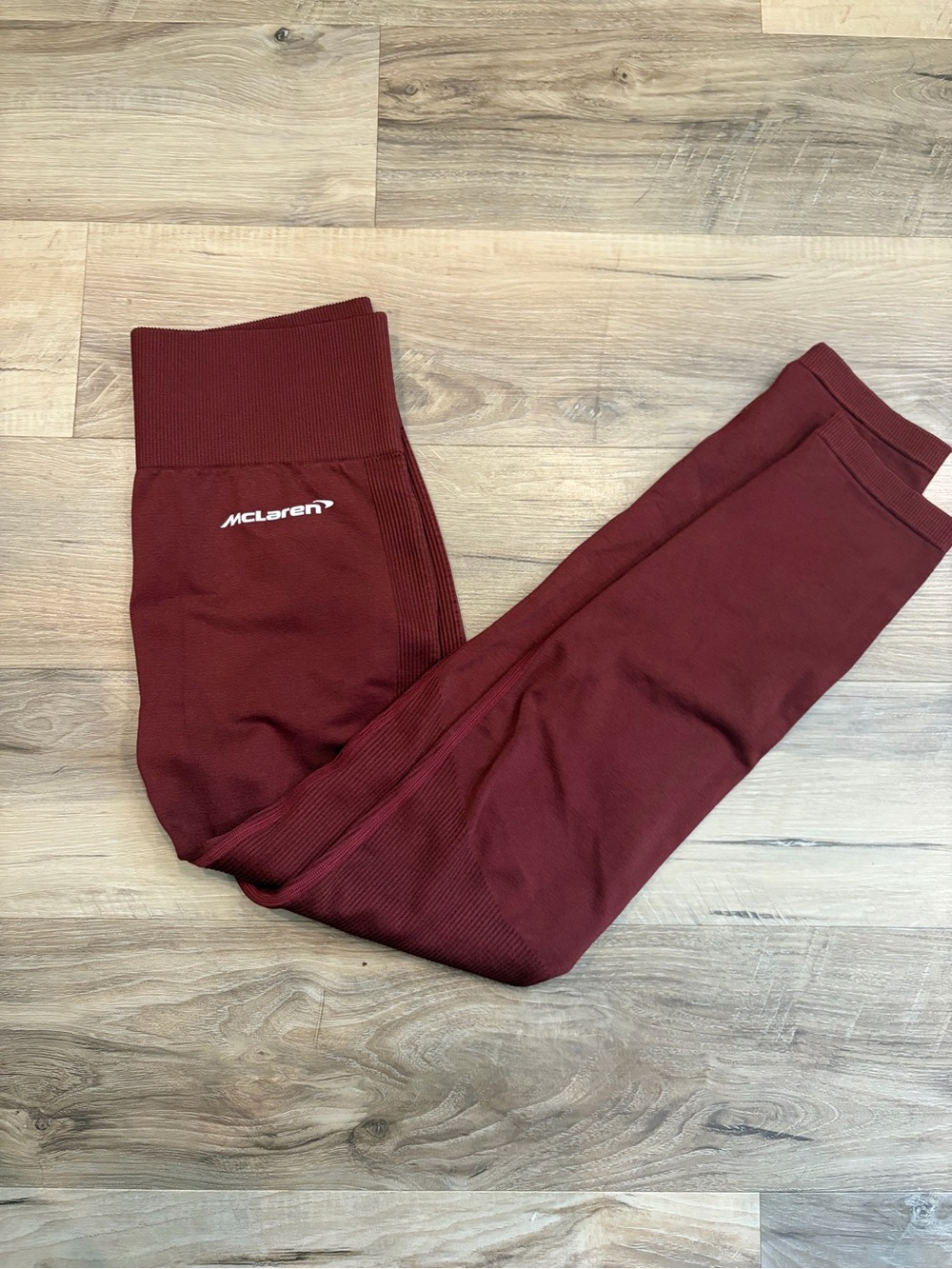 McLaren F1 Racing Team Castore women’s Maroon Performance Leggings